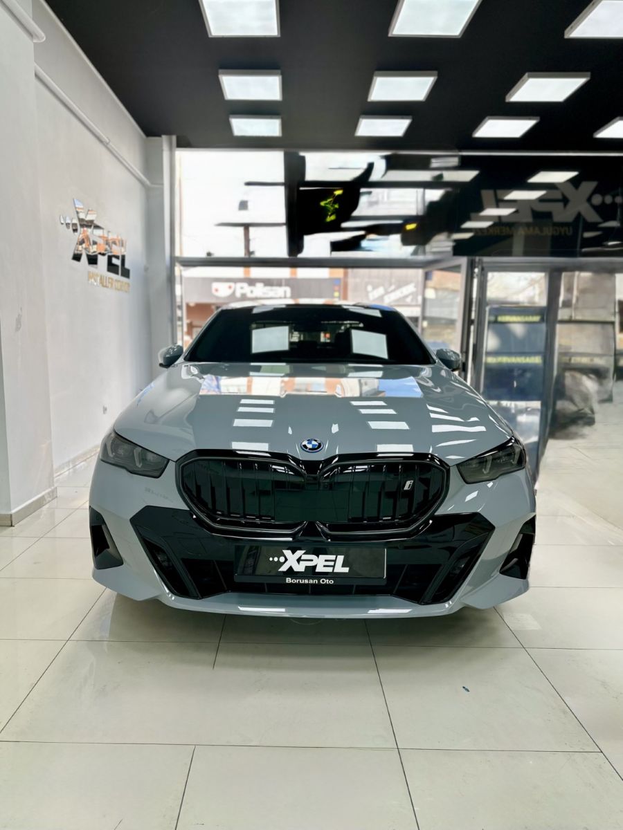 BMW i5 eDrive40
