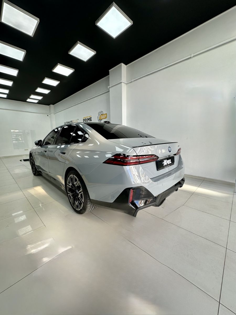 BMW i5 eDrive40
