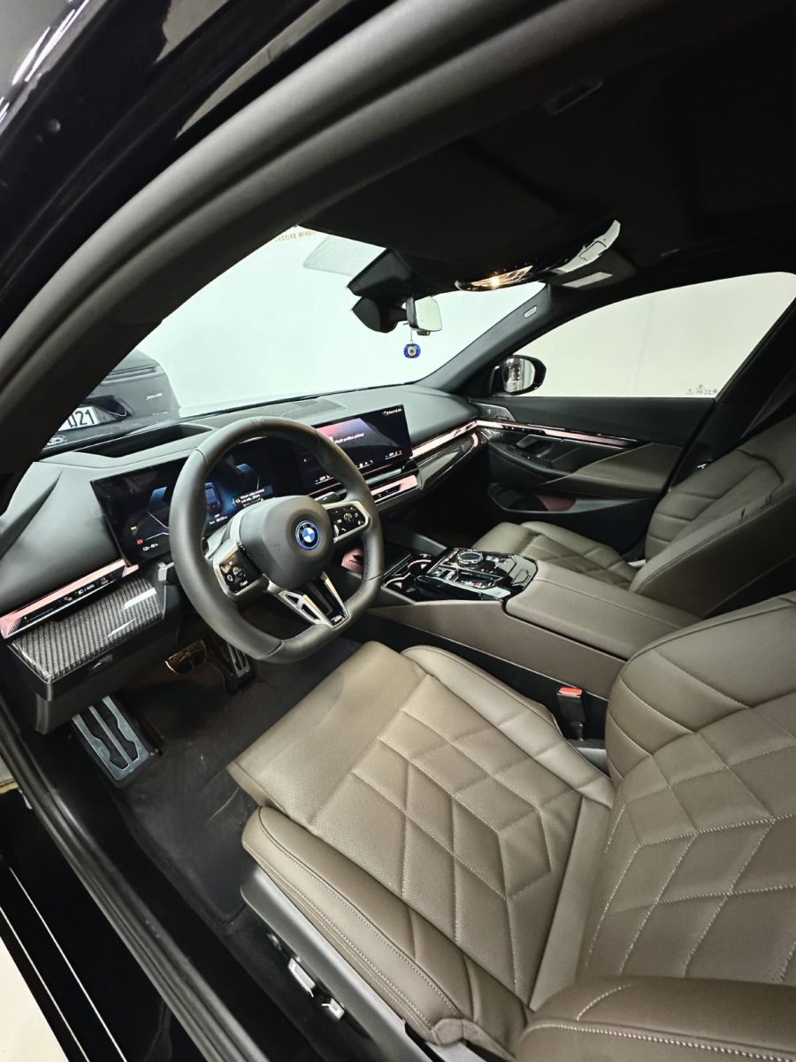 BMW i5
