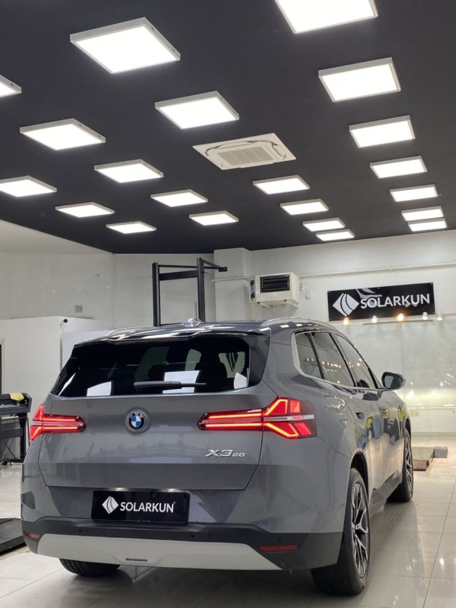 BMW X320 