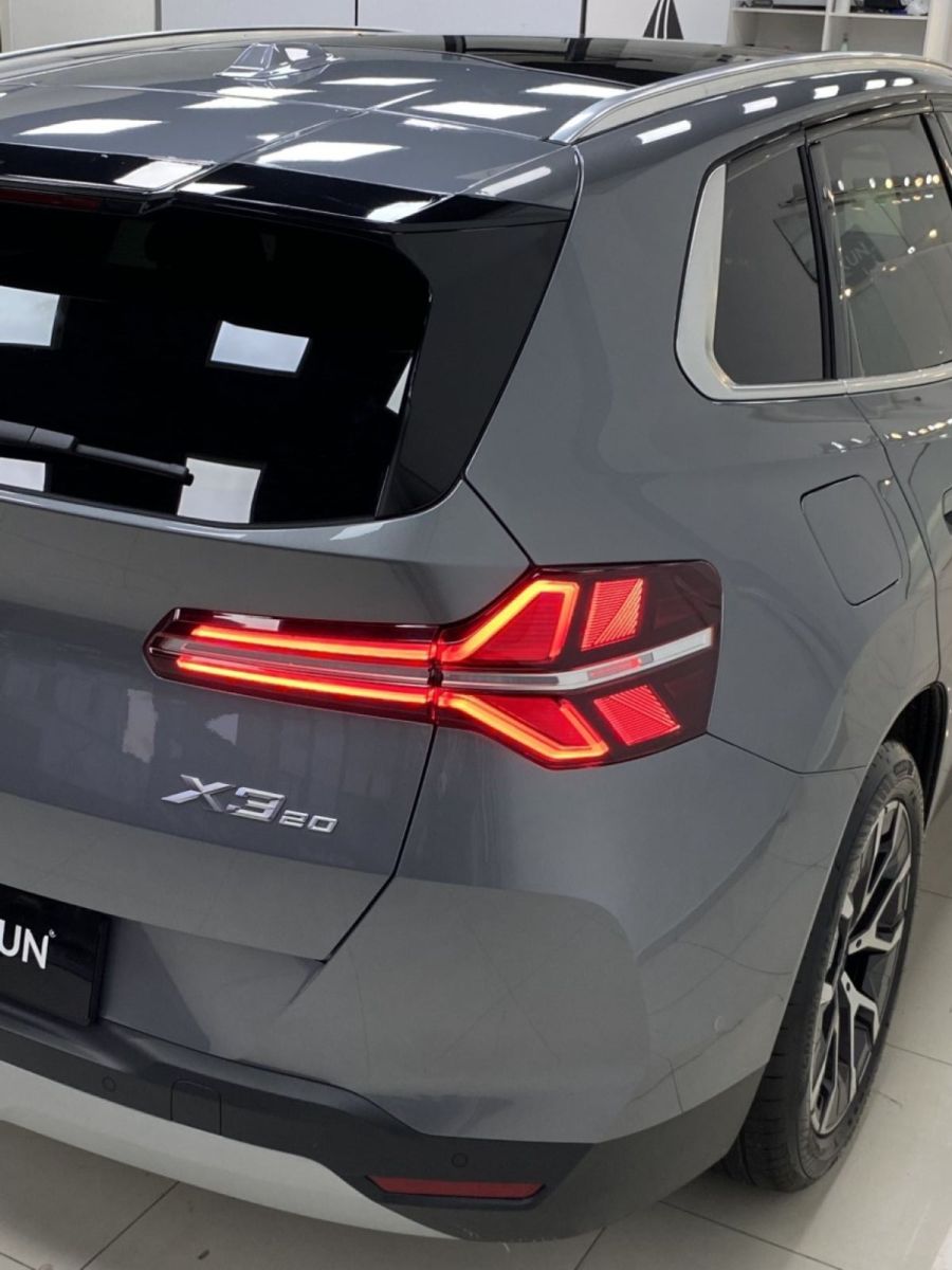 BMW X320 