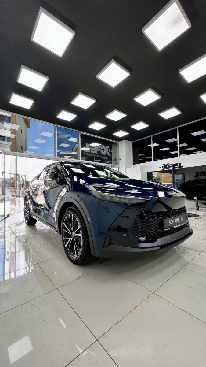 Toyota C-HR HEV