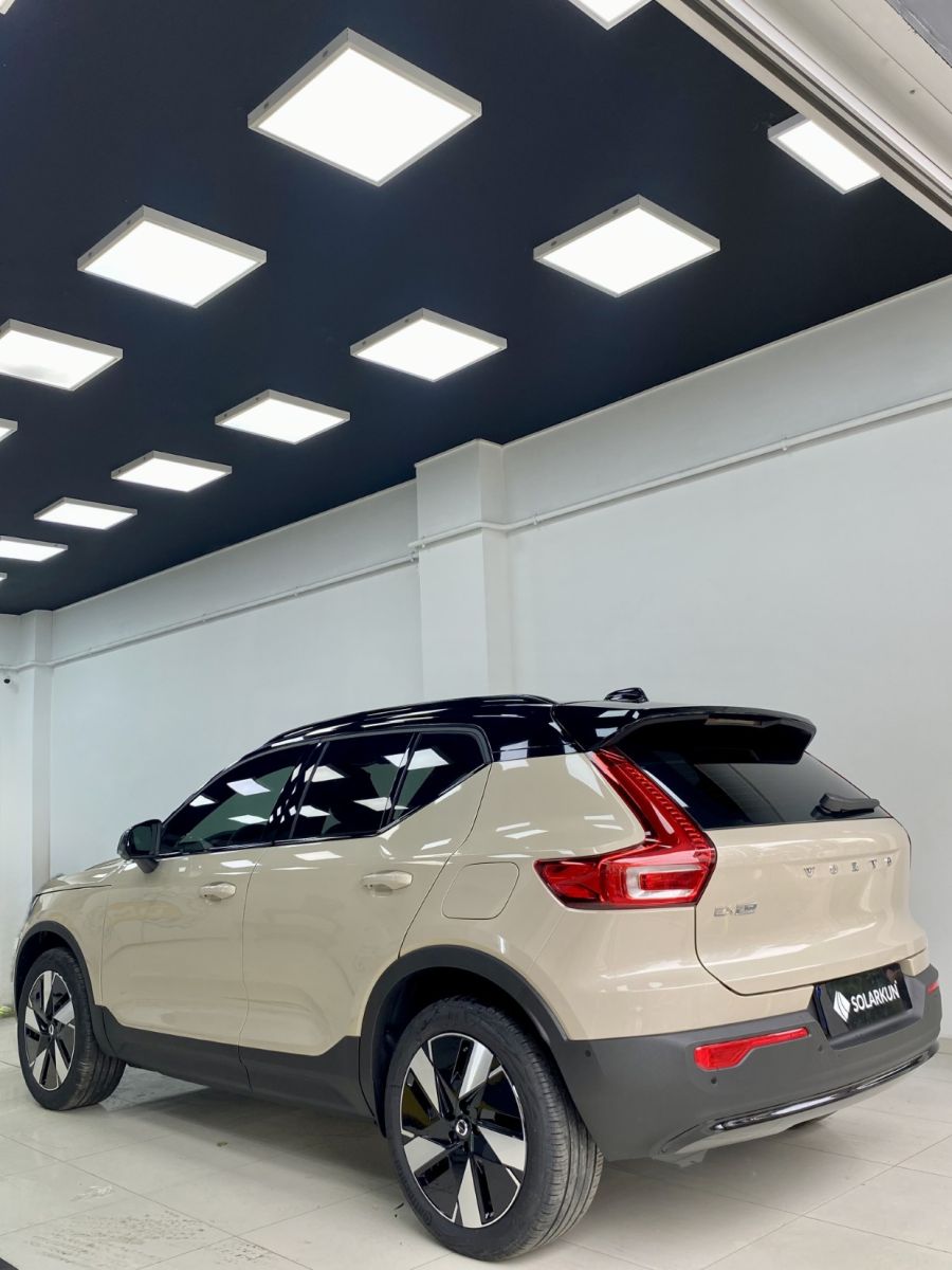 Volvo EX40 