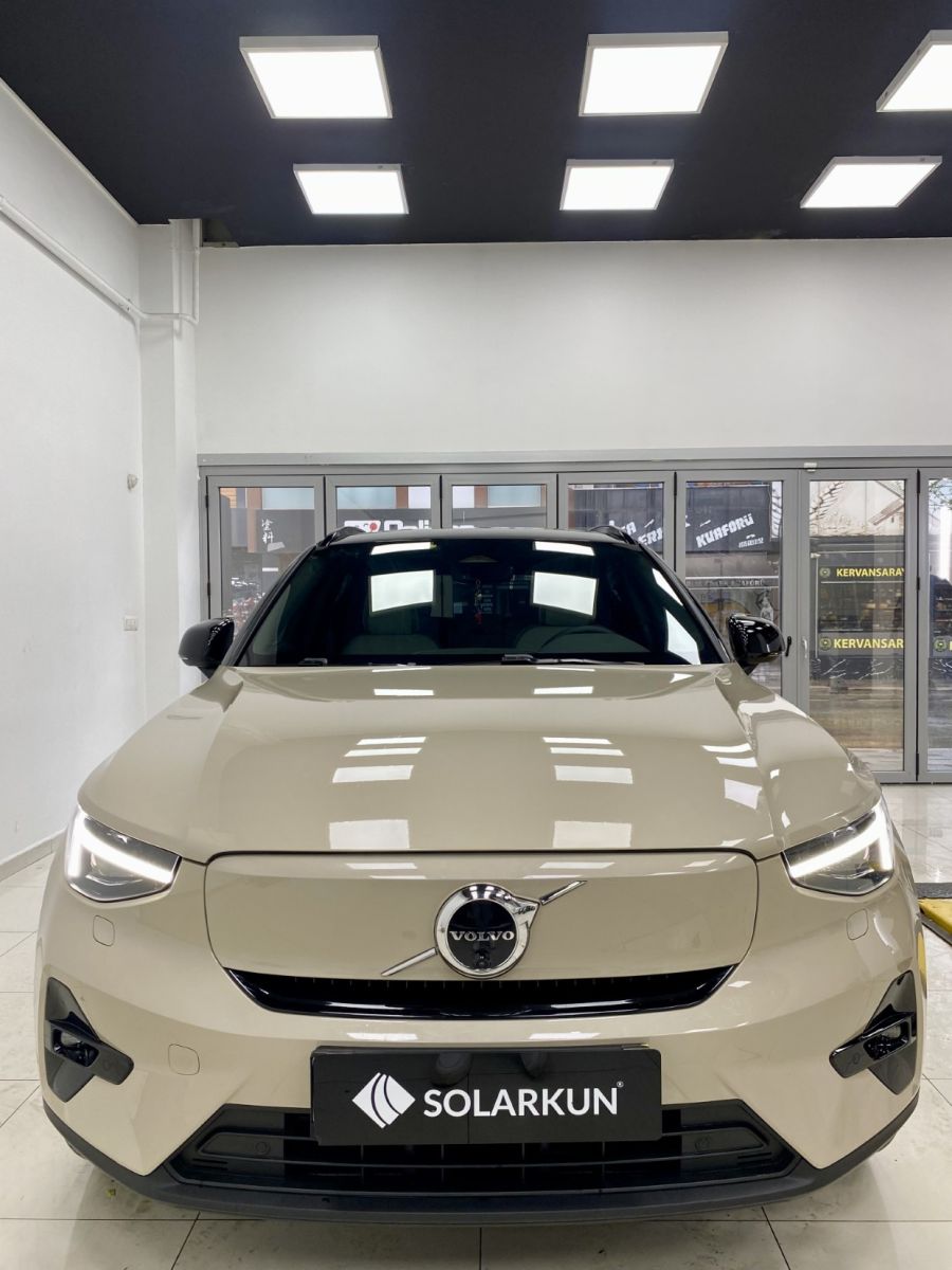 Volvo EX40 